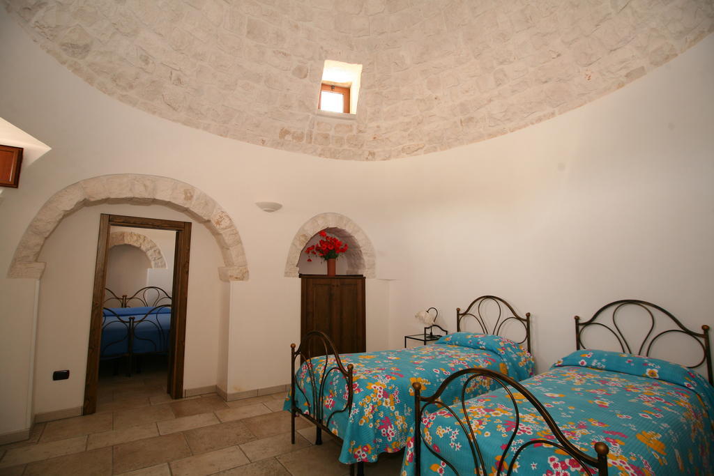 לוקורוטונדו Trulli Convertini חדר תמונה
