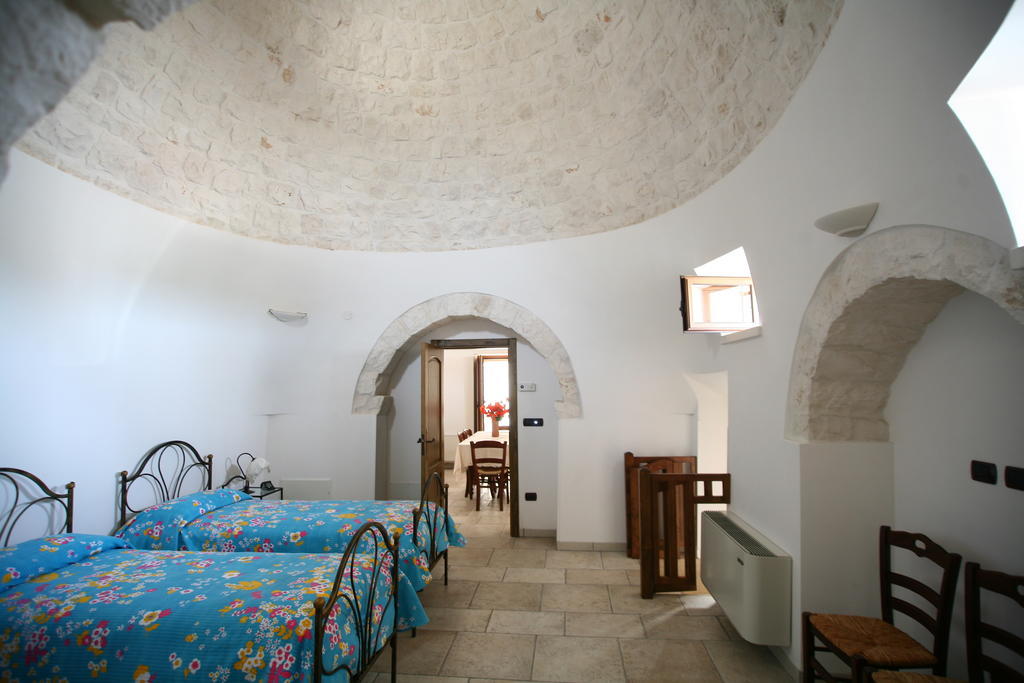 לוקורוטונדו Trulli Convertini חדר תמונה